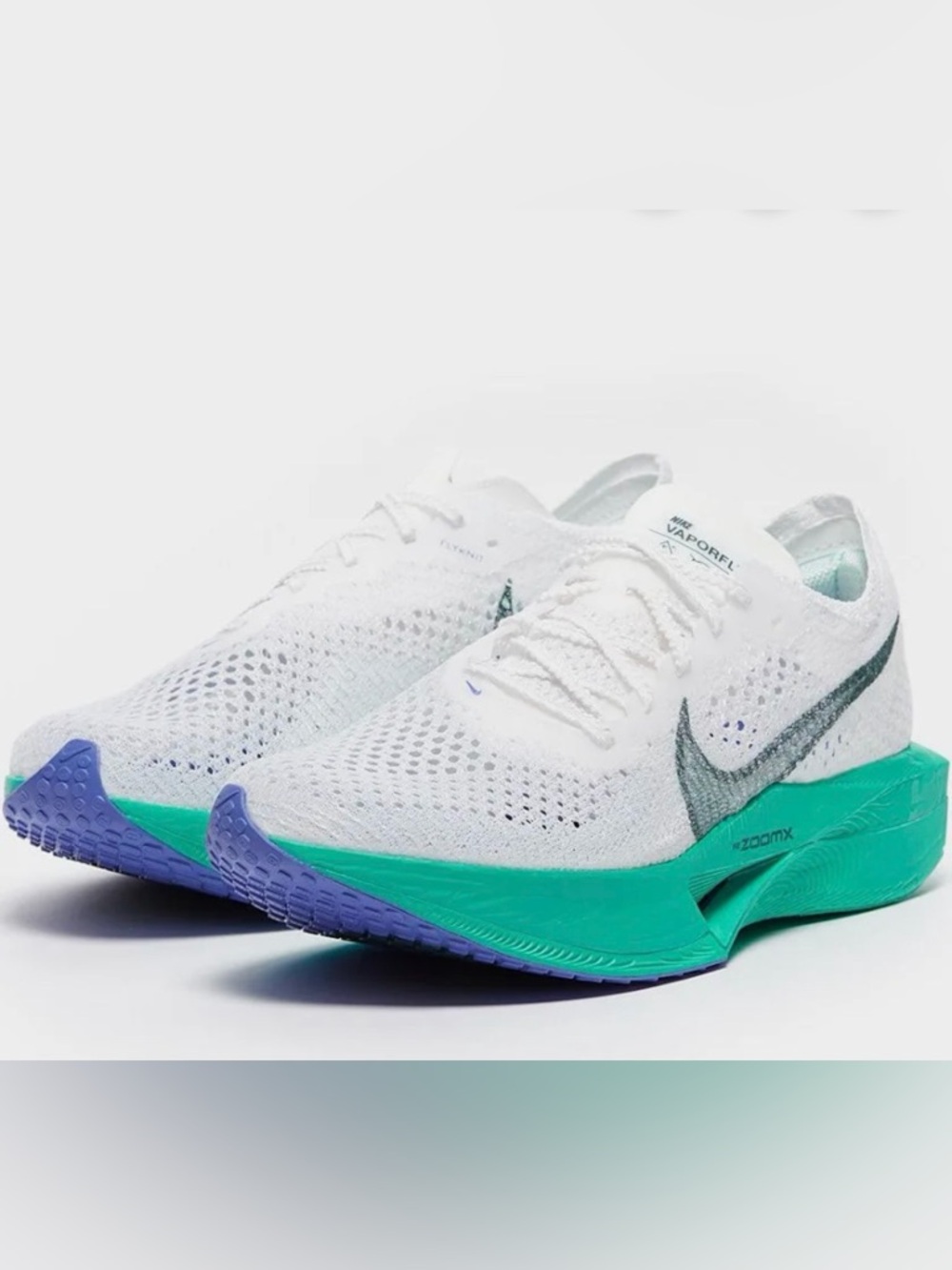 NEW Nike Women’s Zoomx Vaporfly Next% 3 with Teal Midsole and Black Swoosh